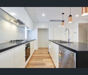 Contemporary Living Opposite Park Reserve – Premium Lifestyle Location - Photo 3