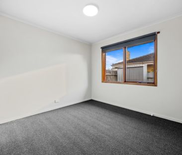 Ideally Located Close to the Cbd - Photo 6