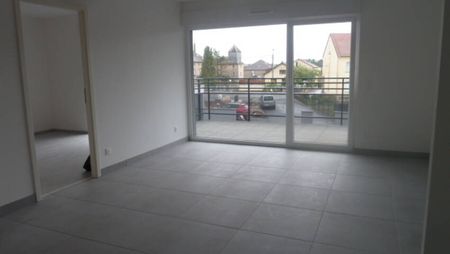 AUMETZ-RESIDENCE RECENTE - F2 - CUISINE EQUIPEE PARKING - Photo 2