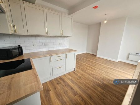 3 bedroom terraced house to rent - Photo 3