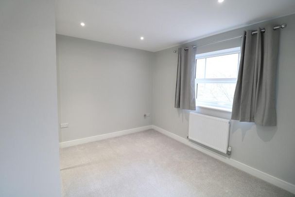 2 bedroom end of terrace house to rent - Photo 1