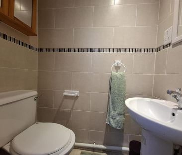 1 bedroom in a house share to rent - Photo 6