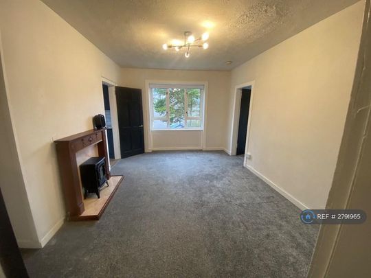 3 bedroom flat to rent - Photo 1