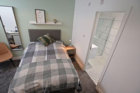 6 bedroom property to rent - Photo 3