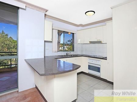 LARGE 2 BEDROOM CLOSE TO CBD - Photo 4