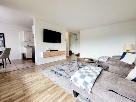 Spacious 3 bed 1 bath condo in the heart of Rutland - Photo 2