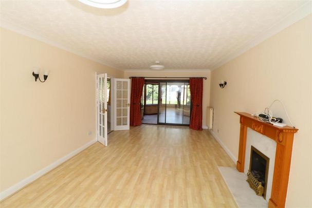 4 bedroom detached house to rent - Photo 1