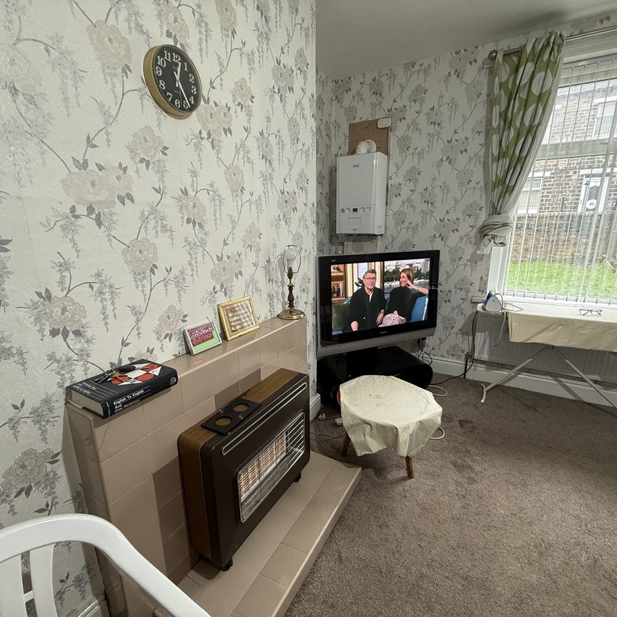 Moorbottom Road, Huddersfield - Photo 1