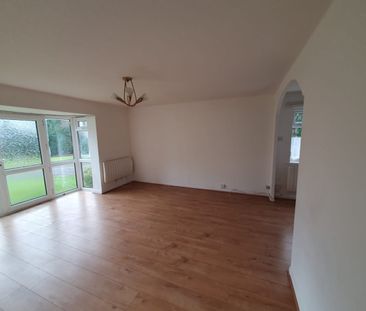 2 Bed Flat, The Mount, M7 - Photo 2