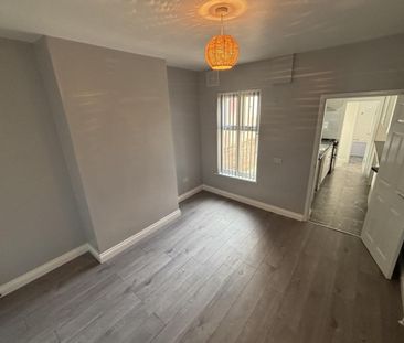 2 bedroom house - mid terrace to rent - Photo 5