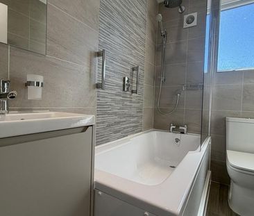 2 bedroom terraced house to rent - Photo 3