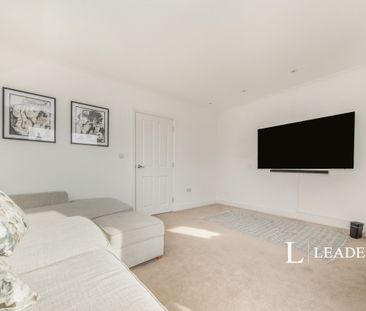 3 bedroom mid-terrace to rent Patteson Road, IP3 - Photo 6