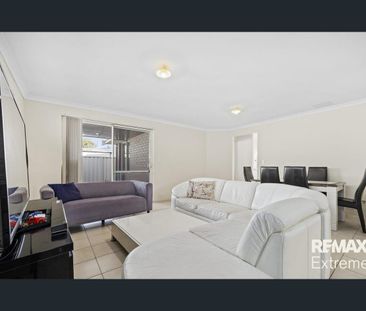 Low Maintenance 3x2 Villa in Central Armadale - Photo 1