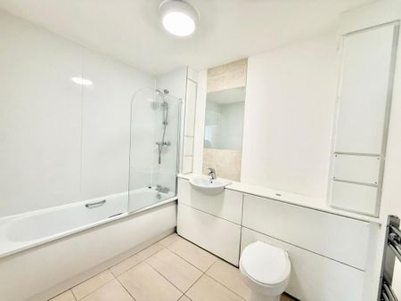2 bedroom flat to rent - Photo 5