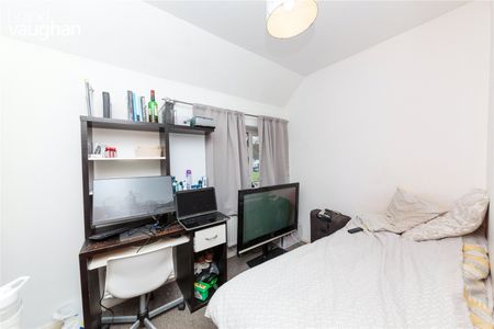 6 bedroom semi-detached house to rent - Photo 5