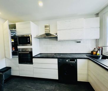 Location Appartement 4 pièces 64 m2 à Saint-Laurent-du-Var - Photo 4