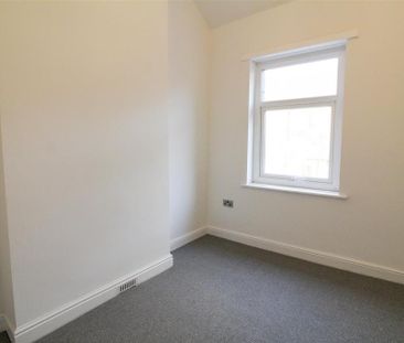 2 bedroom end of terrace house to rent - Photo 1