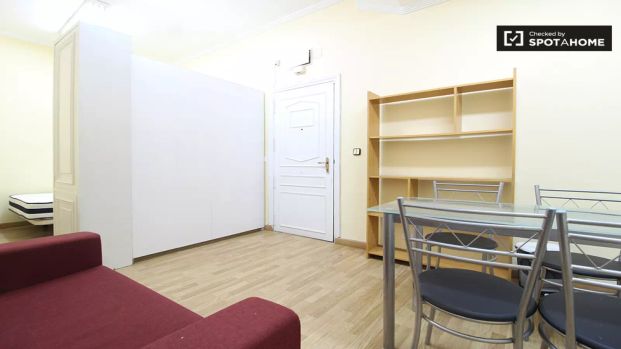 Lovely 1-bedroom apartment for rent in Malasaña - Foto 1