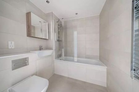 1 Bed Flat, Barking Wharf Square, IG11 - Photo 4