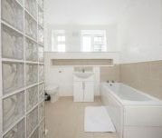 3 bedroom flat to rent - Photo 4