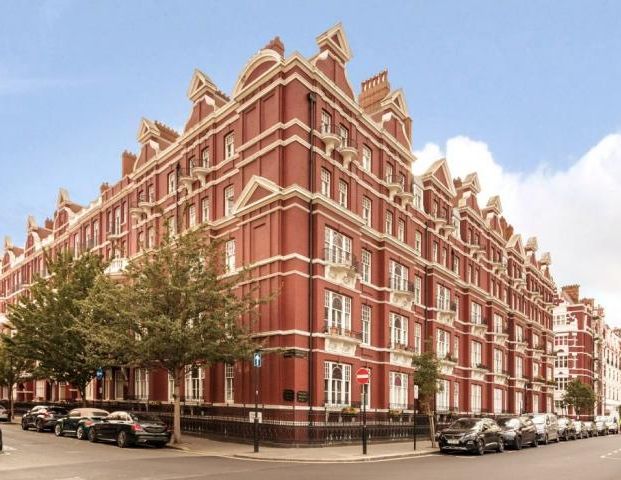 Huge 4 double bed apartment in a red brick mansion block mins to Hyde Park - Photo 1