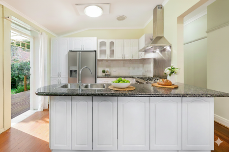 Spacious 4-Bedroom + Study Family Home | Killara High School & Lindfield Public Catchments| 550 metres to train - Photo 3