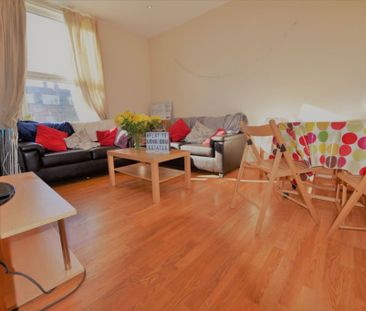 4 bedroom Flat in Flat 10, Leeds - Photo 1