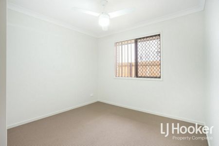 Modern 3 Bedroom Home Offering Family Lifestyle! - Photo 4