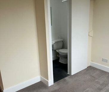 A charming one bedroom first floor flat situated in the centre of t... - Photo 6