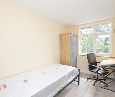 Burney Avenue, Surbiton, Surrey, KT5 - Photo 5