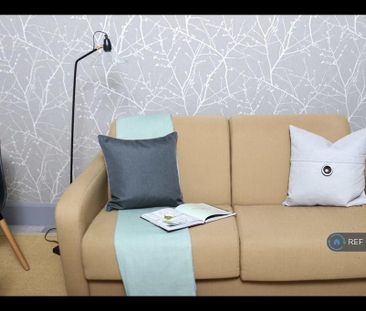 5 bedroom semi-detached house to rent - Photo 1