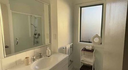 Beautiful 3BR Home in the Heart of Takanini - Photo 5