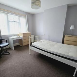 Room in a Shared House, Haddon Road, LS4 - Photo 2