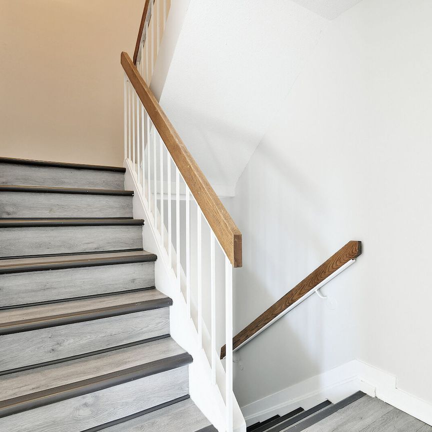 10 Deerfield Drive, Braemar Park - Bel Air Heights - Copeland Park, Ottawa, ON - Photo 1