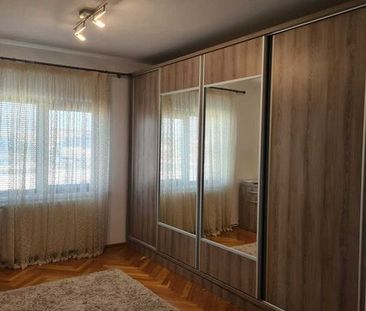 Inchiriez apartament 4 camere zona Spitalul Judetean - Ciuperca et 6/8 - Photo 2