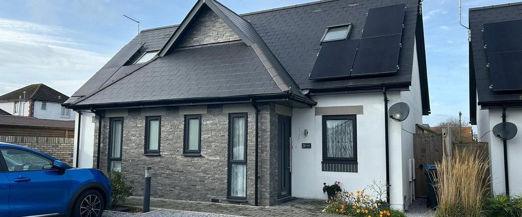 2 bedroom semi-detached house to rent - Photo 1