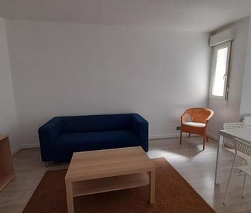 Location Appartement 2 pièces 54m² LA ROCHELLE 17000 - Photo 2