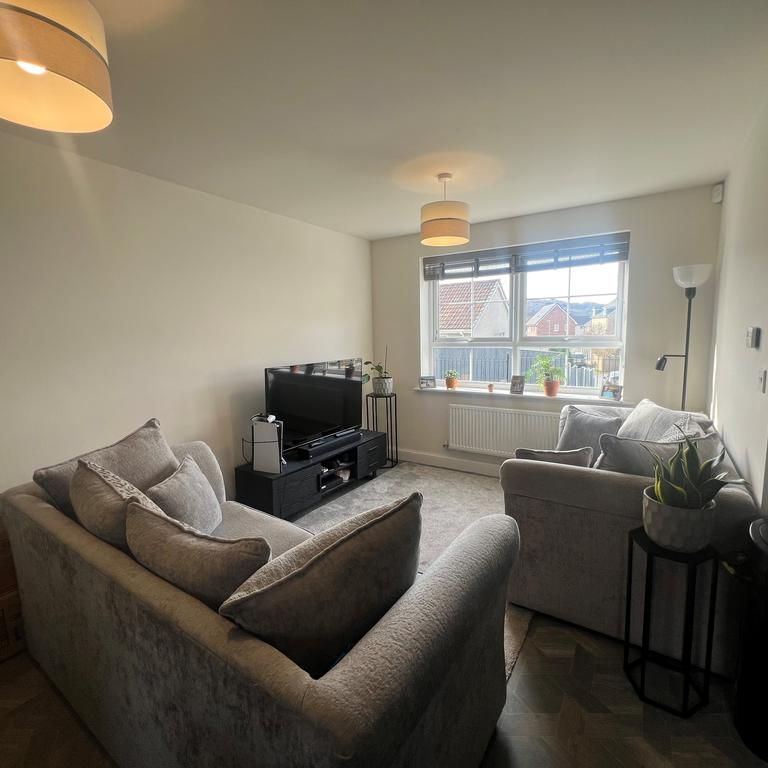 2 bedroom semi-detached house to rent - Photo 1