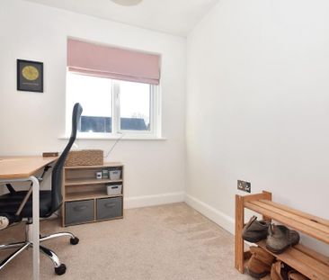 3 bedroom semi-detached house to rent - Photo 5