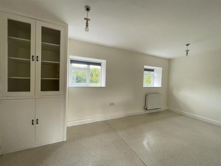 4 bedroom detached house to rent - Photo 5