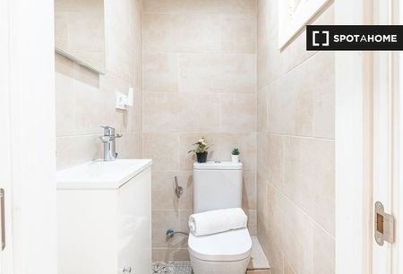 barcelona, Catalonia 08003 - Photo 3