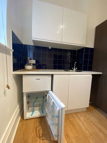 Bedsit, Sumatra Road, NW6 - Photo 3