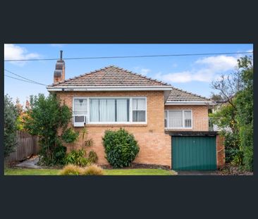 Elevated Family Home with District Views and Huge Rear Garden - Photo 3