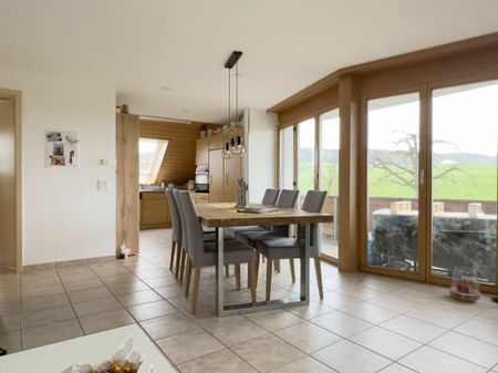 Grosszügige 3.5-Zimmerwohnung in ländlicher Umgebung mit Balkon und Gartenanteil - Foto 3