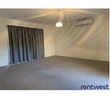 5 Cassia Place, Thornlie, WA 6108 - Photo 4
