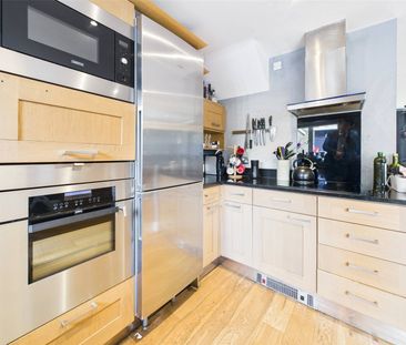 Briar Close, Hampton, Middlesex, TW12 - Photo 1