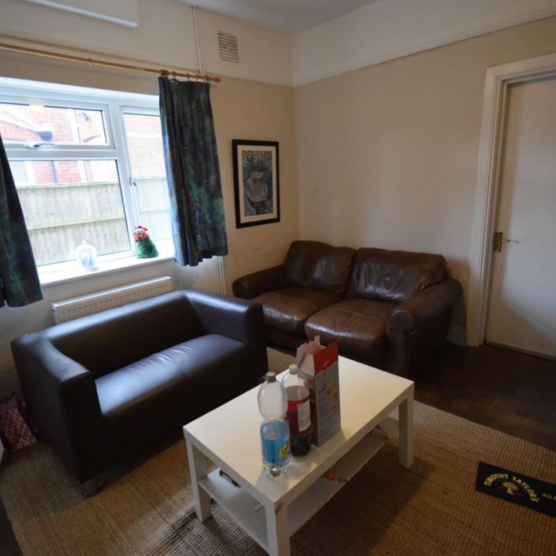 To Rent Talbot Road, Winton, Bournemouth, BH9 £2,400 pcm Tenancy Info - Photo 1