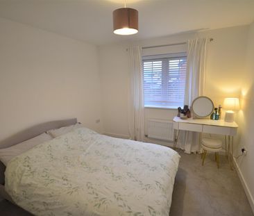 17 Crabtree Hill Drive, Derby, DE22 2SR - Photo 2