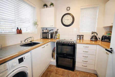 2 bedroom detached house to rent - Photo 3