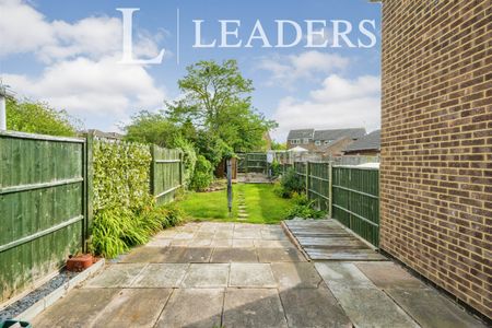 3 bedroom house to rent Elmhurst Close, Furzton, Milton Keynes, Buckinghamshire, MK4 - Photo 5